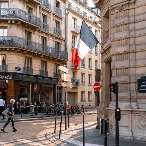 Navigating Transportation in France: The Role of Taxis in Ensuring Safe Transfers